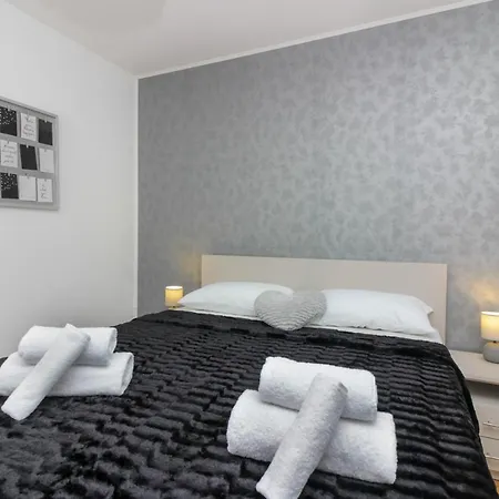 Apartman Tara דירה זאדאר