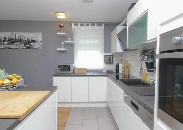 Apartman Tara *